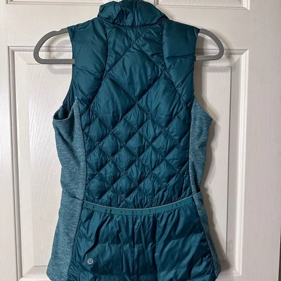 LULULEMON Down for a Run Vest Sz 4 - Picture 4 of 5